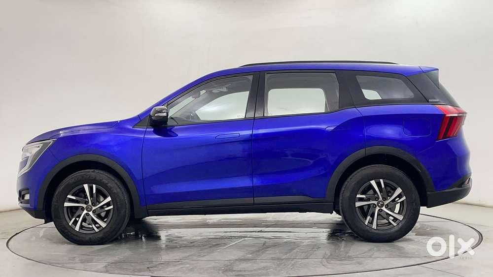 Mahindra Xuv700 2.0 Ax 5 Petrol Mt Str, 2022, Petrol