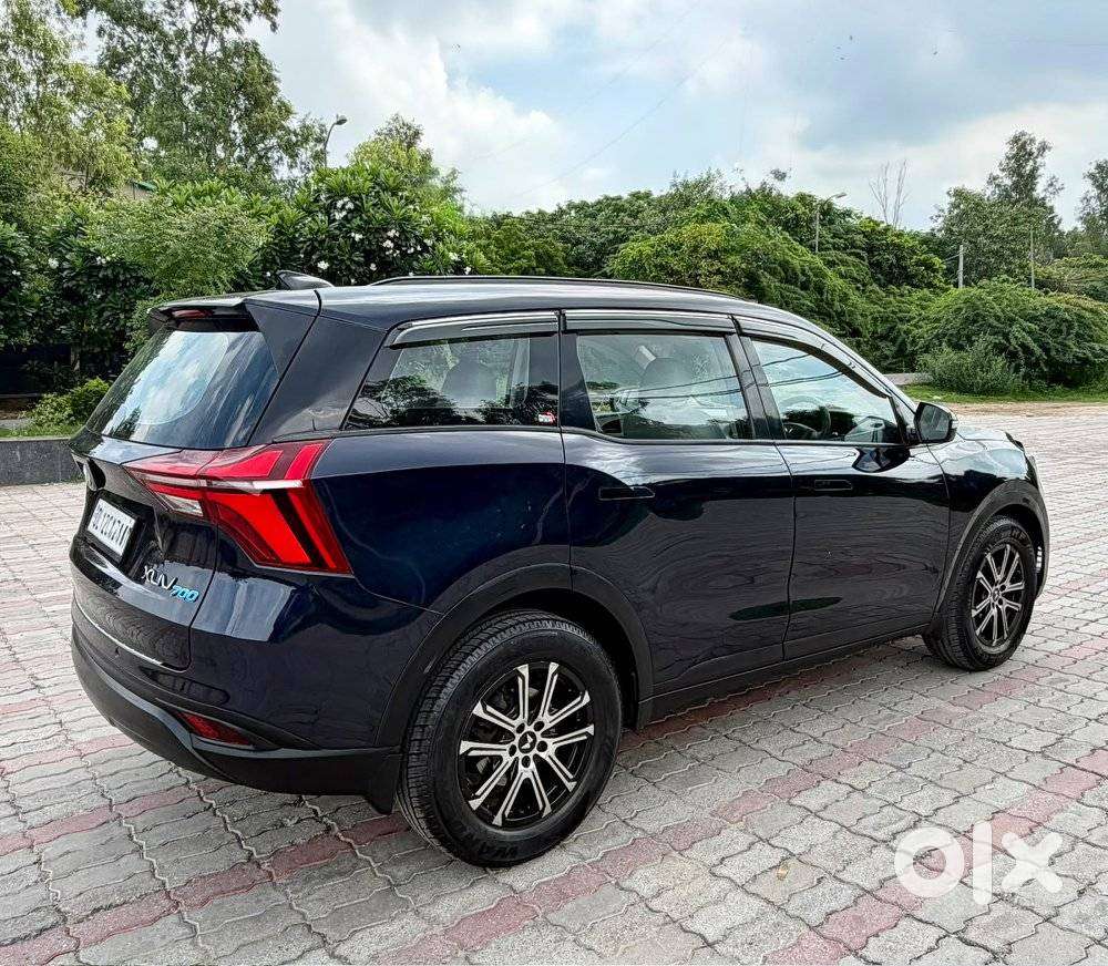 Mahindra Xuv700 2.0 Ax 5 Petrol Mt Str, 2024, Petrol