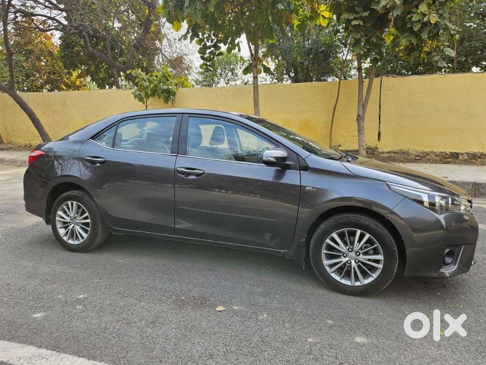 Toyota Corolla Altis 2010-2013 Gl, 2015, Petrol