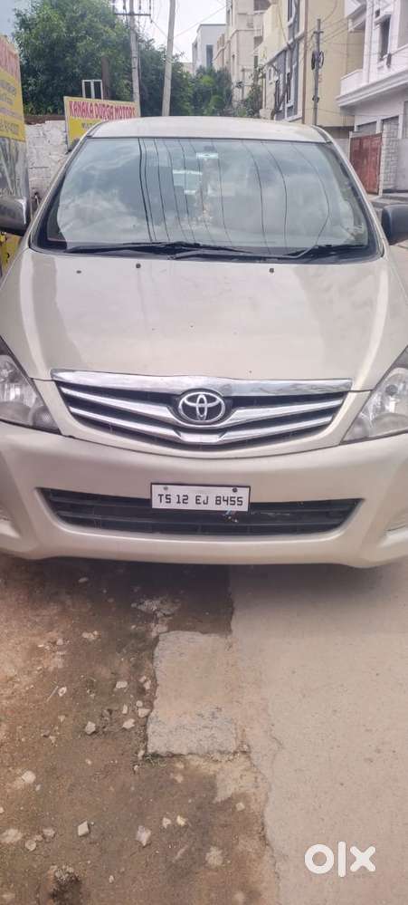 Toyota Innova 2.5 Ev Diesel Ms 8 Str Bsiii, 2009, Diesel