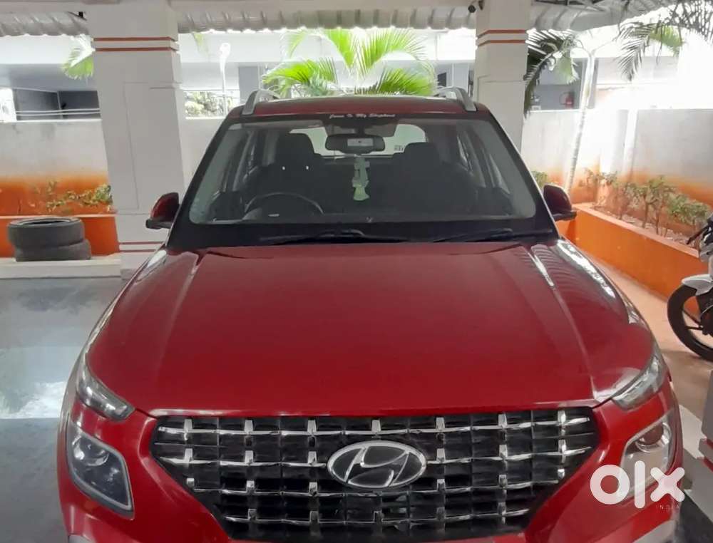 Hyundai Venue 2019 Petrol 68000 Km Driven