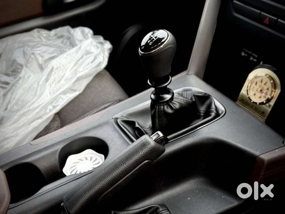 Mahindra Scorpio-n 2.0 Z2 Petrol Mt 7 Str, 2025, Petrol
