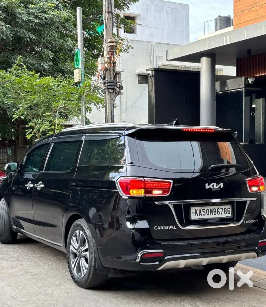 Kia Carnival Limousine Plus 2022 Diesel 71000 Km Driven