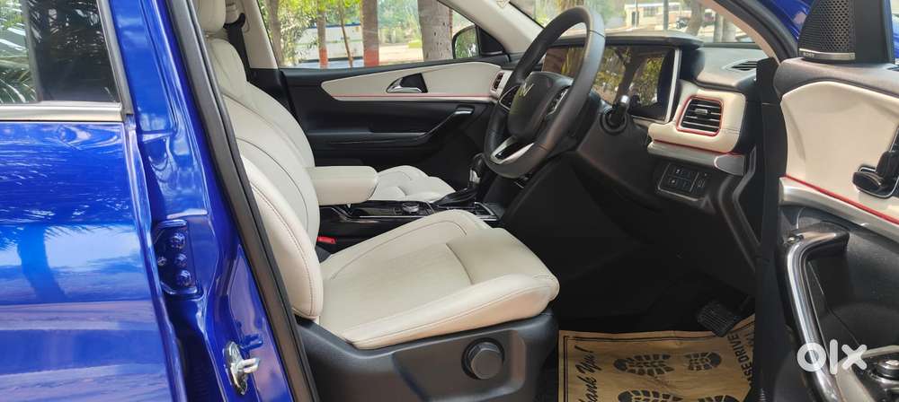 Mahindra Xuv700 2.2 Ax 7 Diesel At Str, 2022, Diesel