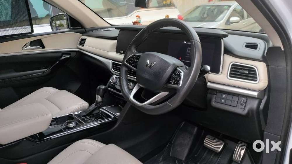Mahindra Xuv700 2.2 Ax 7 Diesel At Str, 2022, Diesel