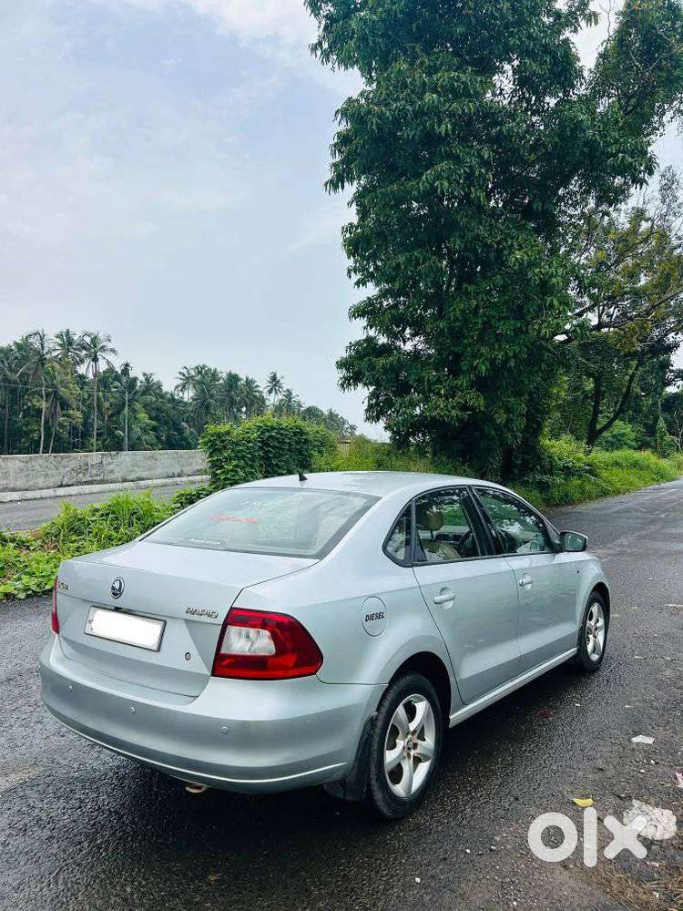 Skoda Rapid 1.6 Ambition Plus Tdi At, 2015, Diesel