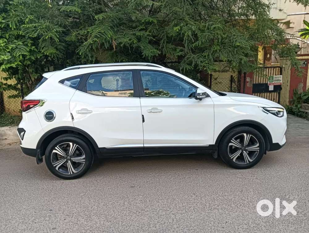Mg Astor 1.5 Savvy Cvt S Red, 2022, Petrol