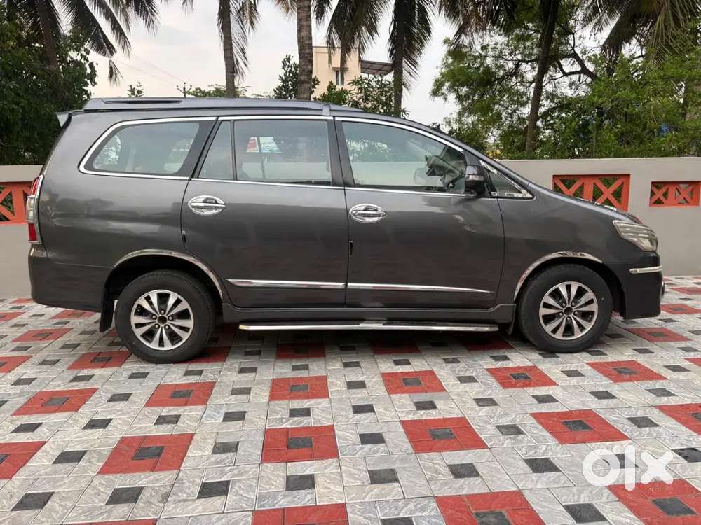 Toyota Innova 2015