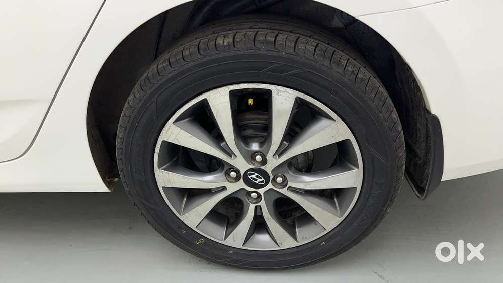 Hyundai Verna Fluidic 1.6 Vtvt Sx, 2016, Petrol
