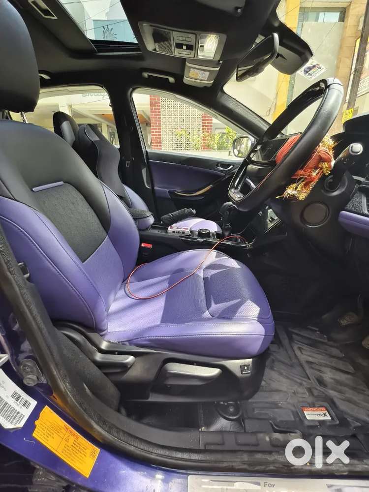 Tata Nexon Purple 2023 - Manual Petrol