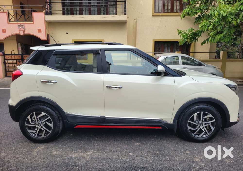 Mahindra Xuv300 1.2 W8 (o) Amt Petrol, 2023, Petrol