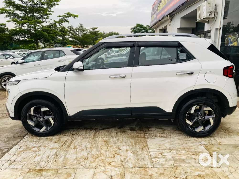 Hyundai Venue 1.0 Sx (o) Turbo Dct Dual Tone, 2021, Petrol