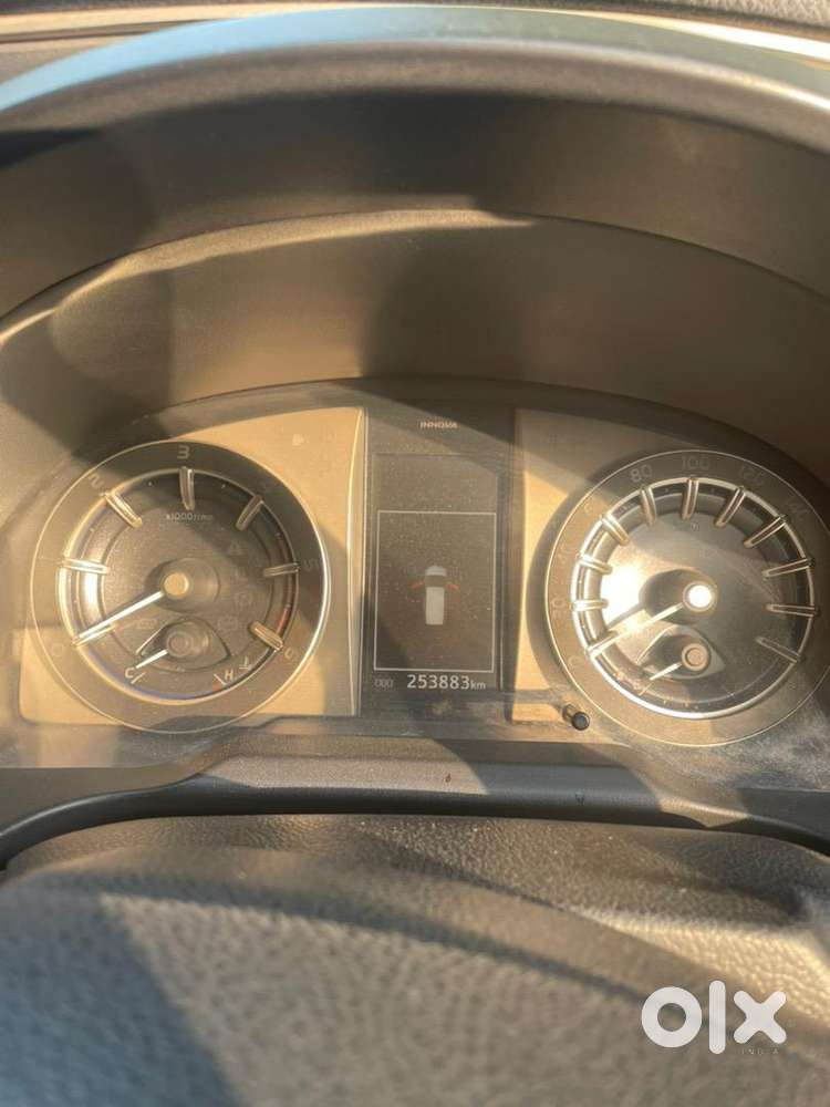 Toyota Innova Crysta 2017 Diesel Well Maintained
