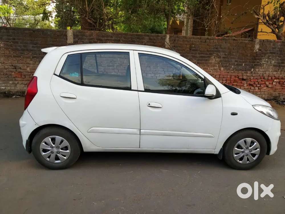 Hyundai I10 1.2 Top Model Automatic 2011 Petrol / Cng  Well Maintained