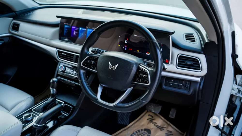 Mahindra Xuv700 2.0 Ax 7 Petrol At Str, 2022, Petrol
