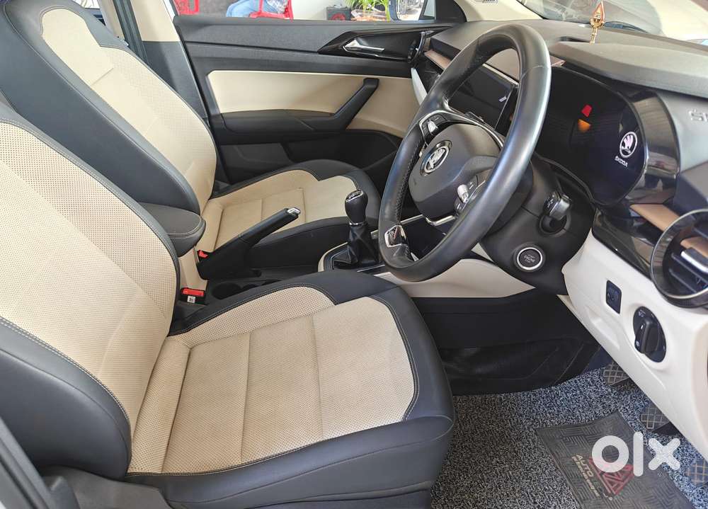 Skoda Slavia Style 1.0l Tsi Mt, 2023, Petrol