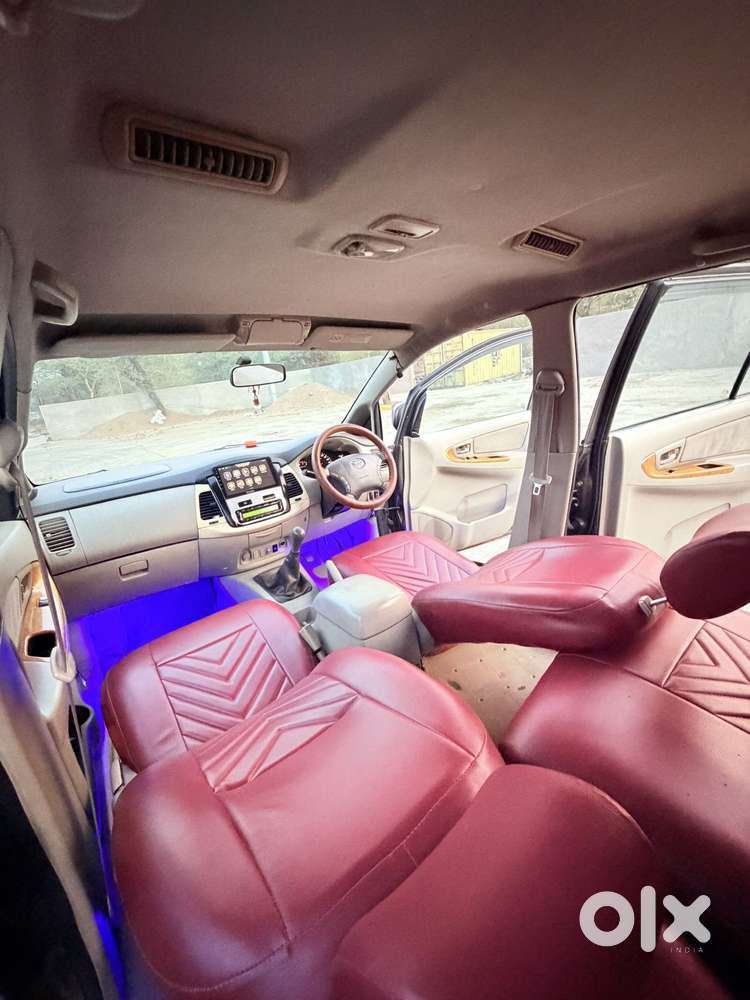 Toyota Innova 2.5 Vx 8 Seater Bs Iv, 2011, Diesel