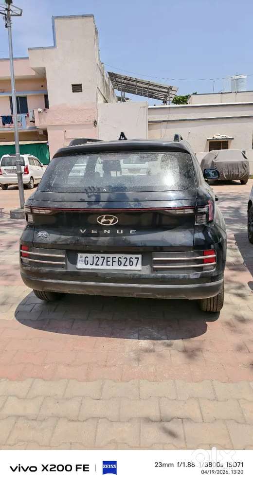Hyundai Venue 2024 Petrol 11800 Km Driven