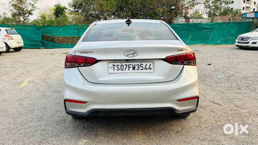 Hyundai Verna Crdi 1.6 At Ex, 2017, Diesel