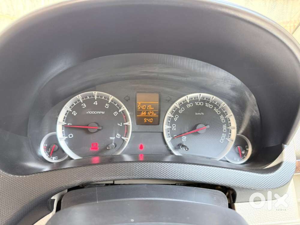 Maruti Suzuki Swift Dzire 1.2 Vxi Bsiv, 2014, Petrol