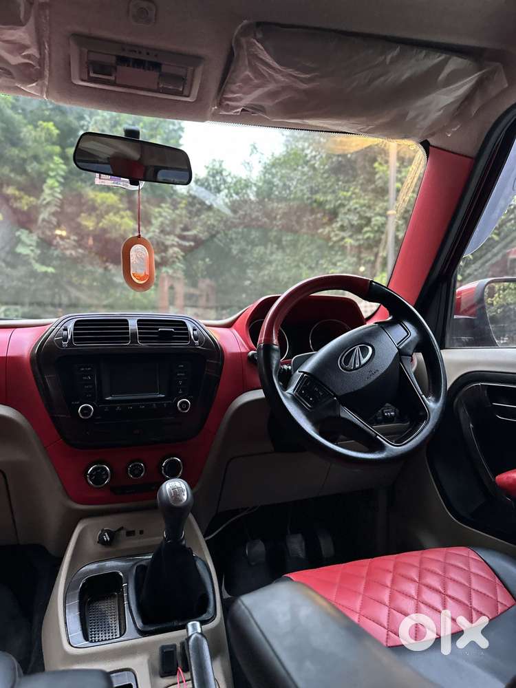 Mahindra Tuv 300 T8, 2017, Diesel