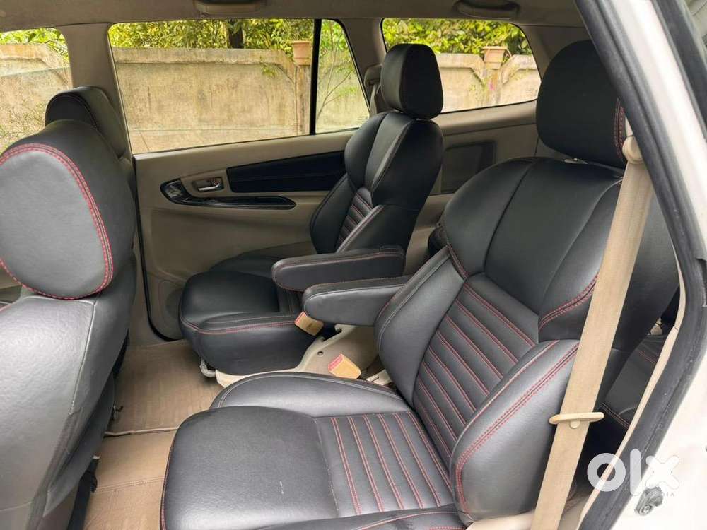 Toyota Innova 2011 Diesel 200000 Km Driven ,insurance Till December