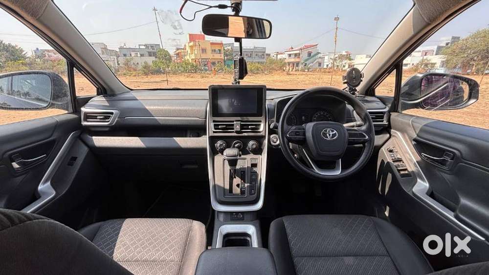 Toyota Innova Hycross, 2023, Petrol