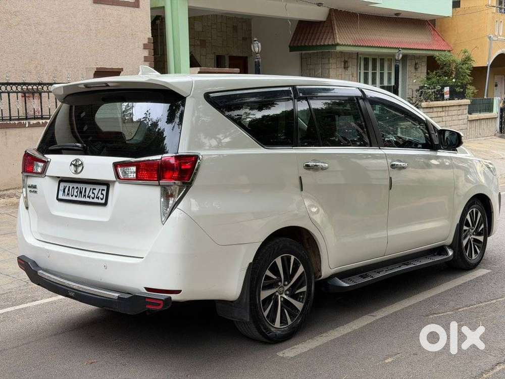 Toyota Innova Crysta 2.8z Automatic, 2016, Diesel