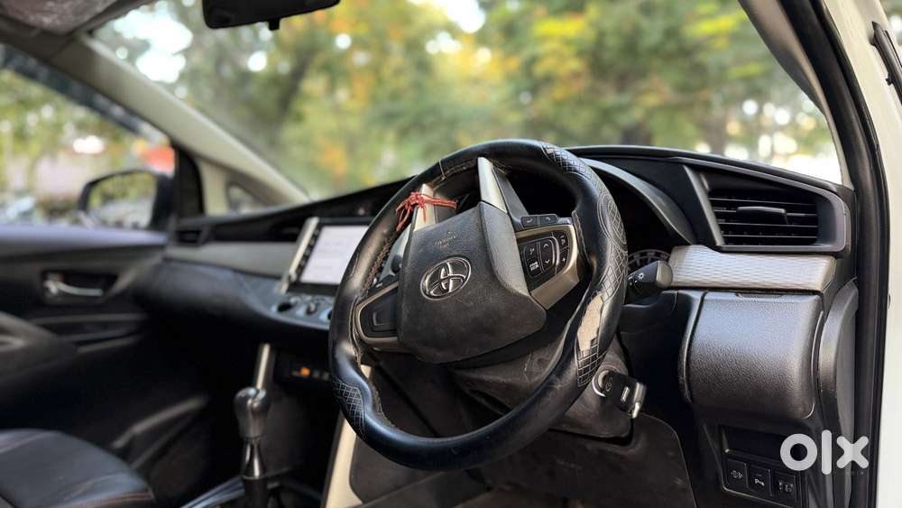 Toyota Innova Crysta [2020-ongoing] 2.4 Gx 8 Str, 2023, Diesel