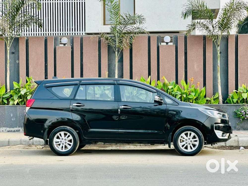 Toyota Innova Crysta 2.4 G Plus Mt 8 Str, 2023, Diesel