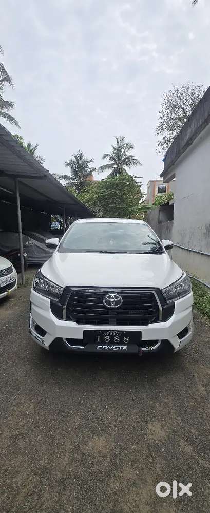 Inova Crysta Well Maintained Vehicle Up To Date Showroom Track
