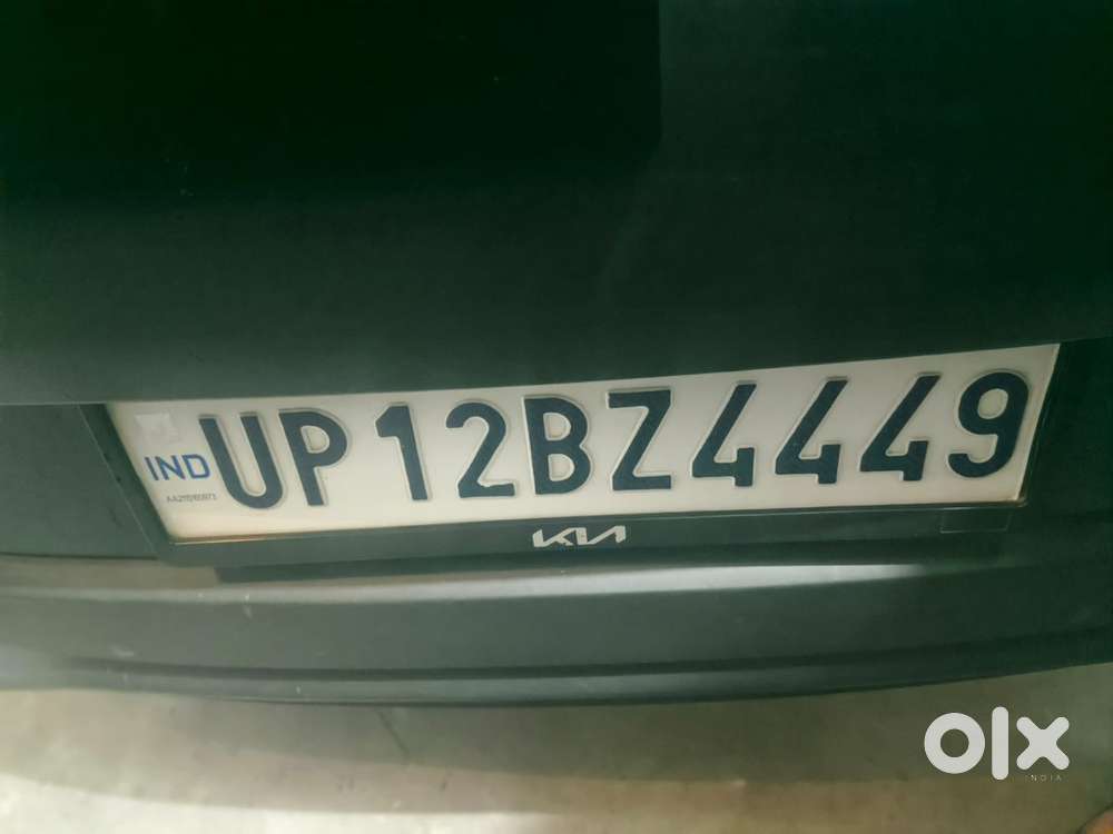 Kia Carens Petrol Manual 2024