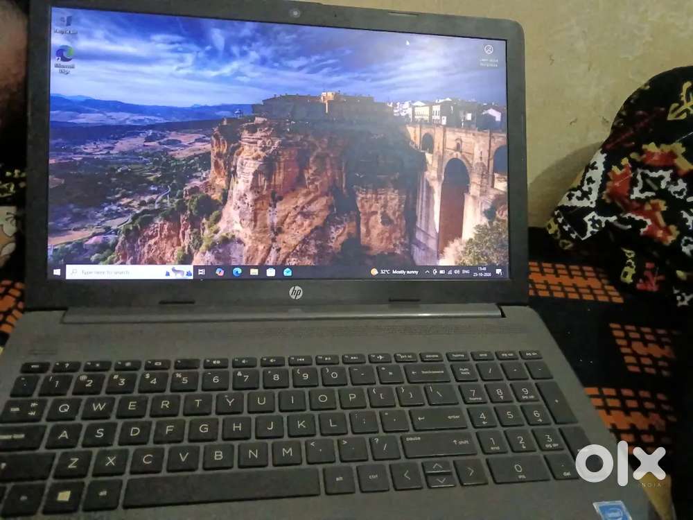 Hp leptop 128 bahut acha hai bahut kam use hua hai