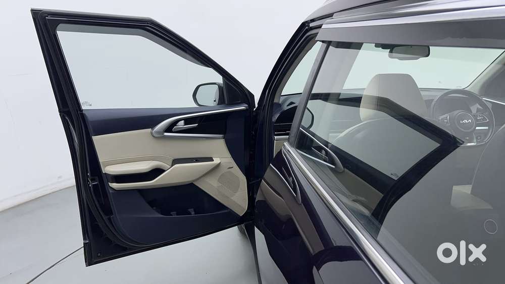 Kia Carens 1.4 Luxury Plus Dct 7 Str, 2022, Petrol