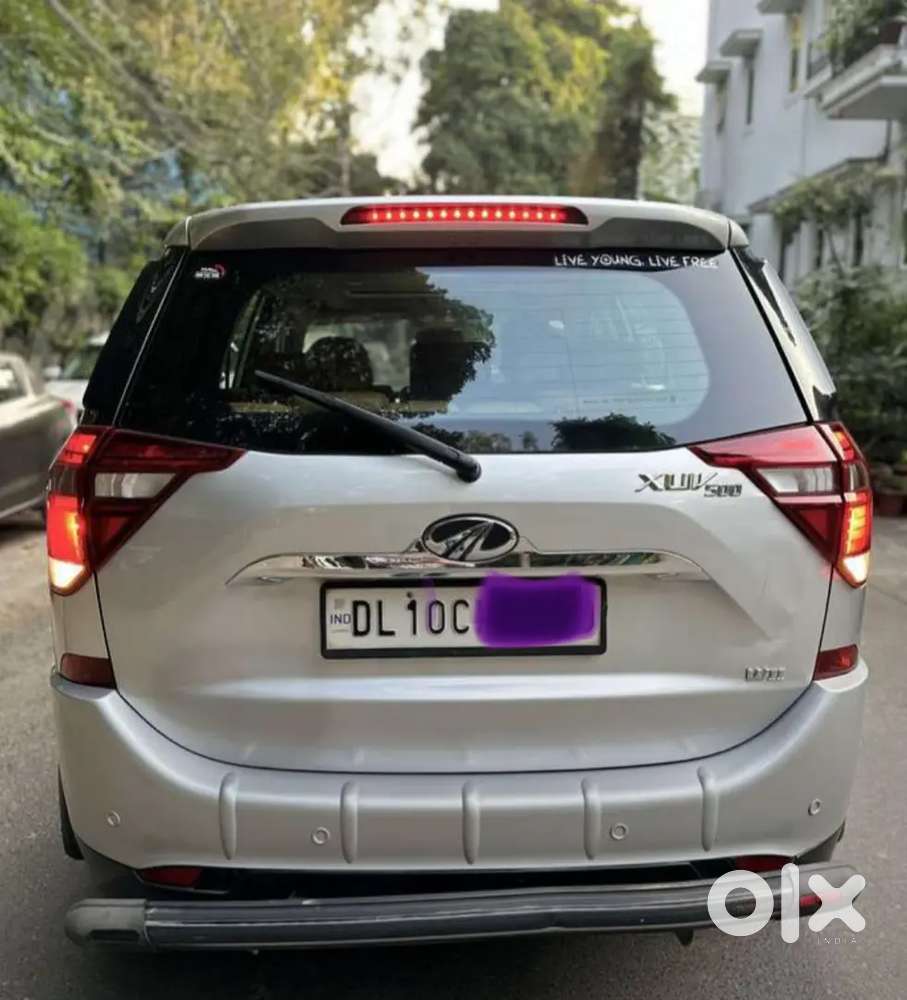 Xuv500 W11 Optional With Sunroof