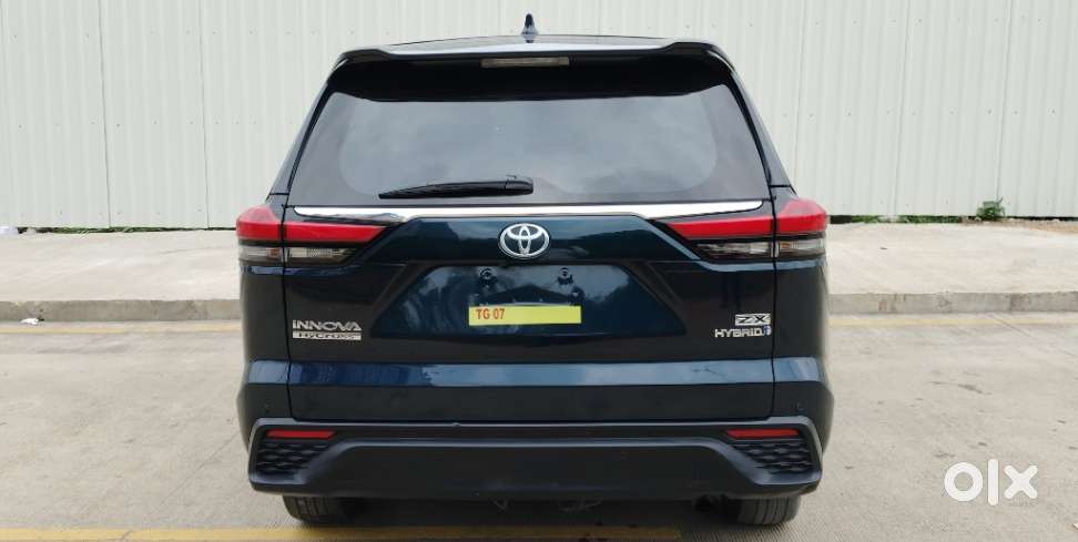 Toyota Innova Hycross 2.0 Zx Hybrid 7 Str, 2023, Petrol