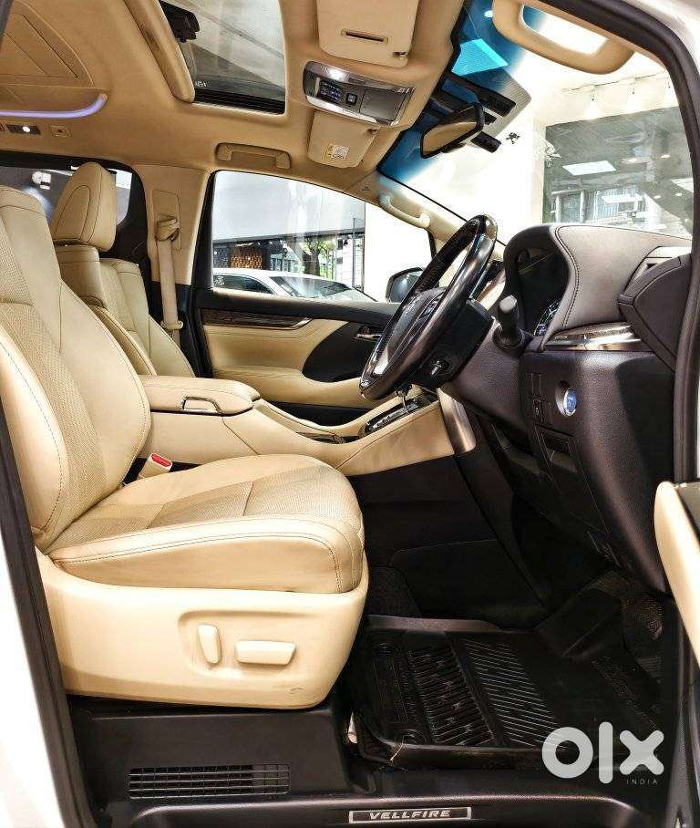 Toyota Vellfire Vip – Executive Lounge, 2022, Petrol