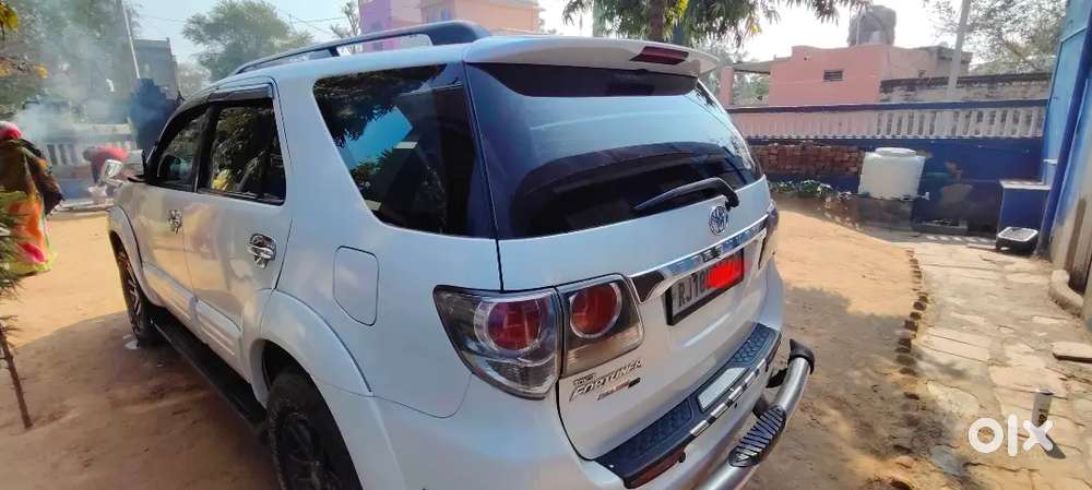 A Well Maintained Excellent Conditoned 4*2/4*4 Fortuner