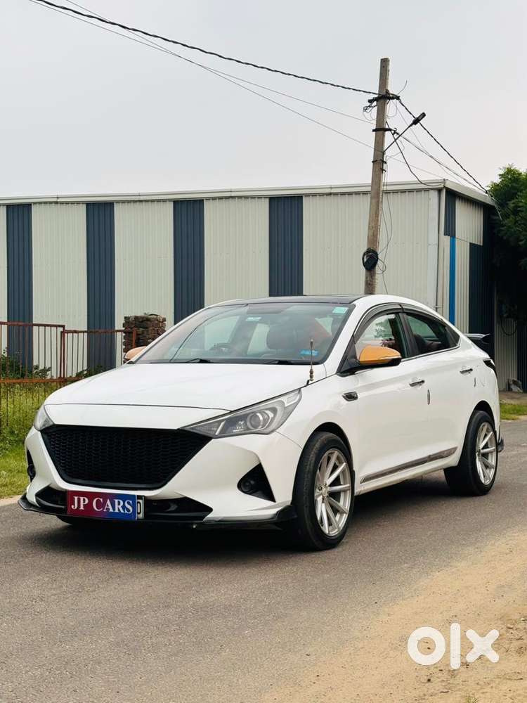 Hyundai Verna 1.5 Sx Petrol Mt, 2022, Petrol