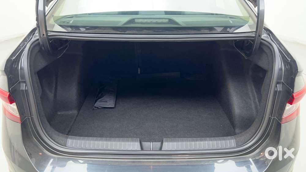 Skoda Slavia 1.0 Tsi Style At, 2026, Petrol