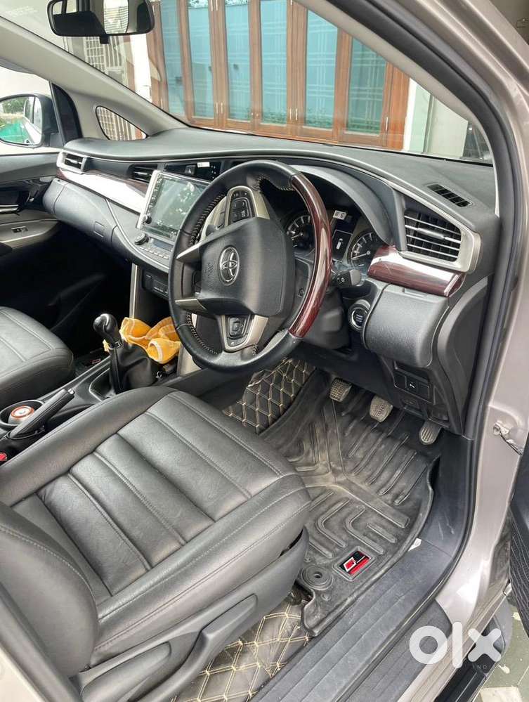 Toyota Innova Crysta 2022 Petrol Well Maintained