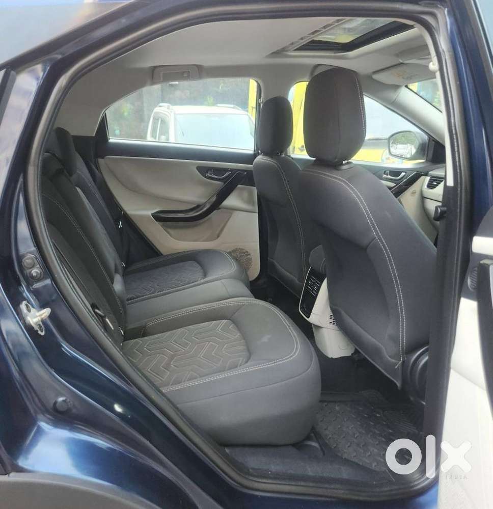Tata Nexon 1.2 Revotron Xza Plus (o) Amt, 2022, Petrol