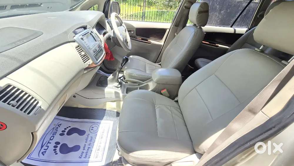 Toyota Innova 2.5 V 2012