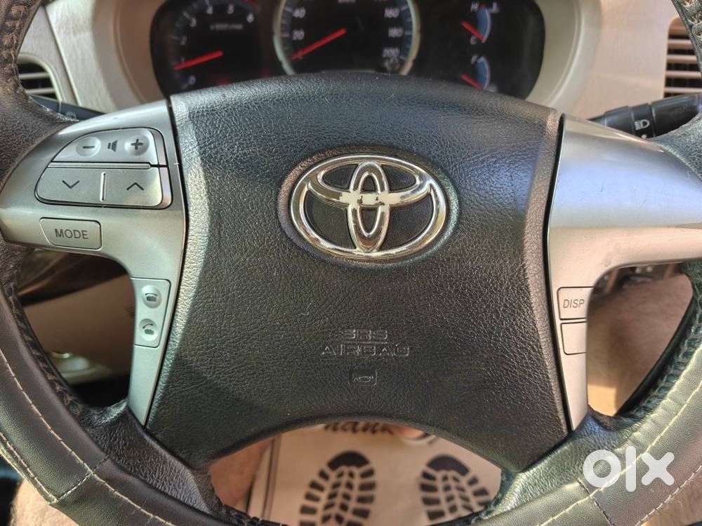 Toyota Innova 2.5 Vx 8 Str Bs-iii, 2015, Diesel
