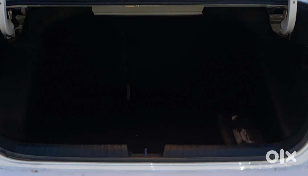 Skoda Slavia Style 1.0l Tsi Mt, 2023, Petrol