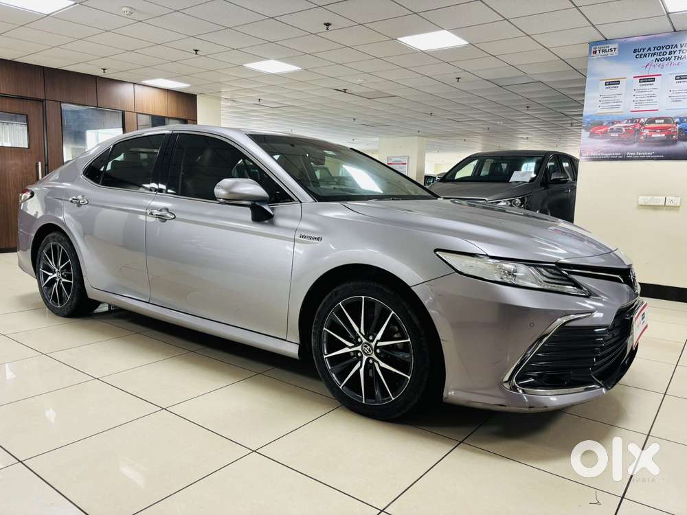 Toyota Camry [2019-ongoing] 2.5 Hybrid, 2023, Cng & Hybrids