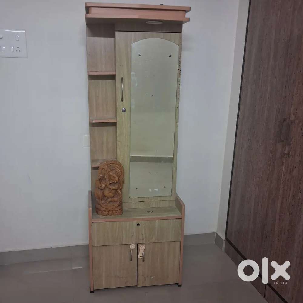 Dressing table