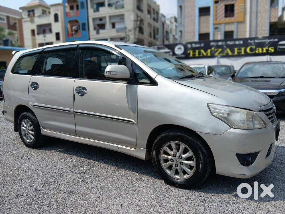 Toyota Innova 2.5 V 7 Str, 2012, Petrol