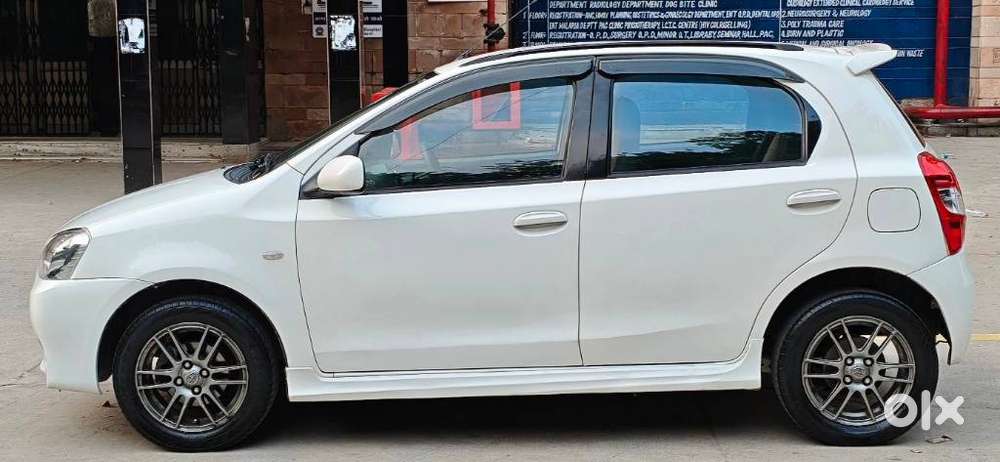 Toyota Etios Liva G, 2012, Petrol