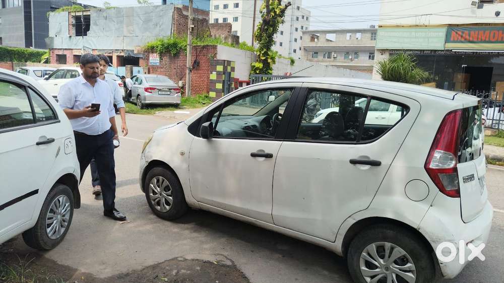 Maruti Suzuki Ritz Lxi, 2012, Petrol